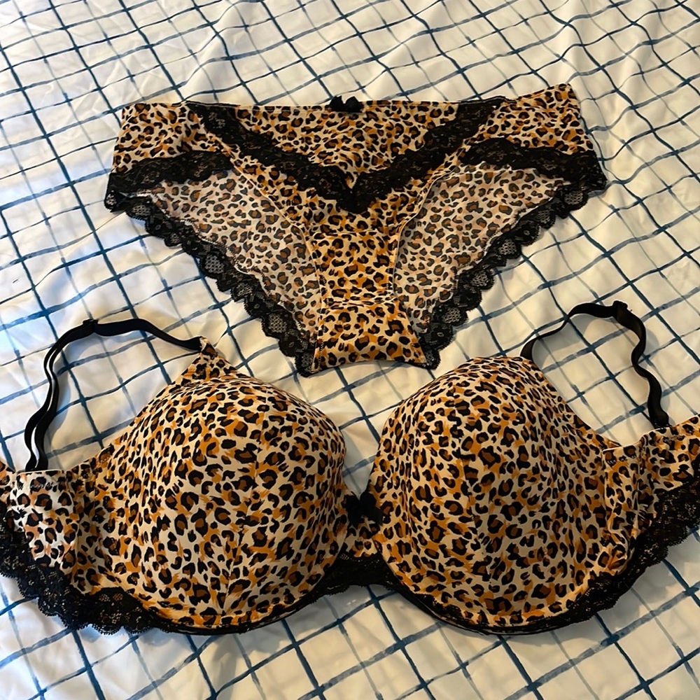 Beautiful Leopard Bra and Panty set by Adore Me. Size 38DDD NWOT